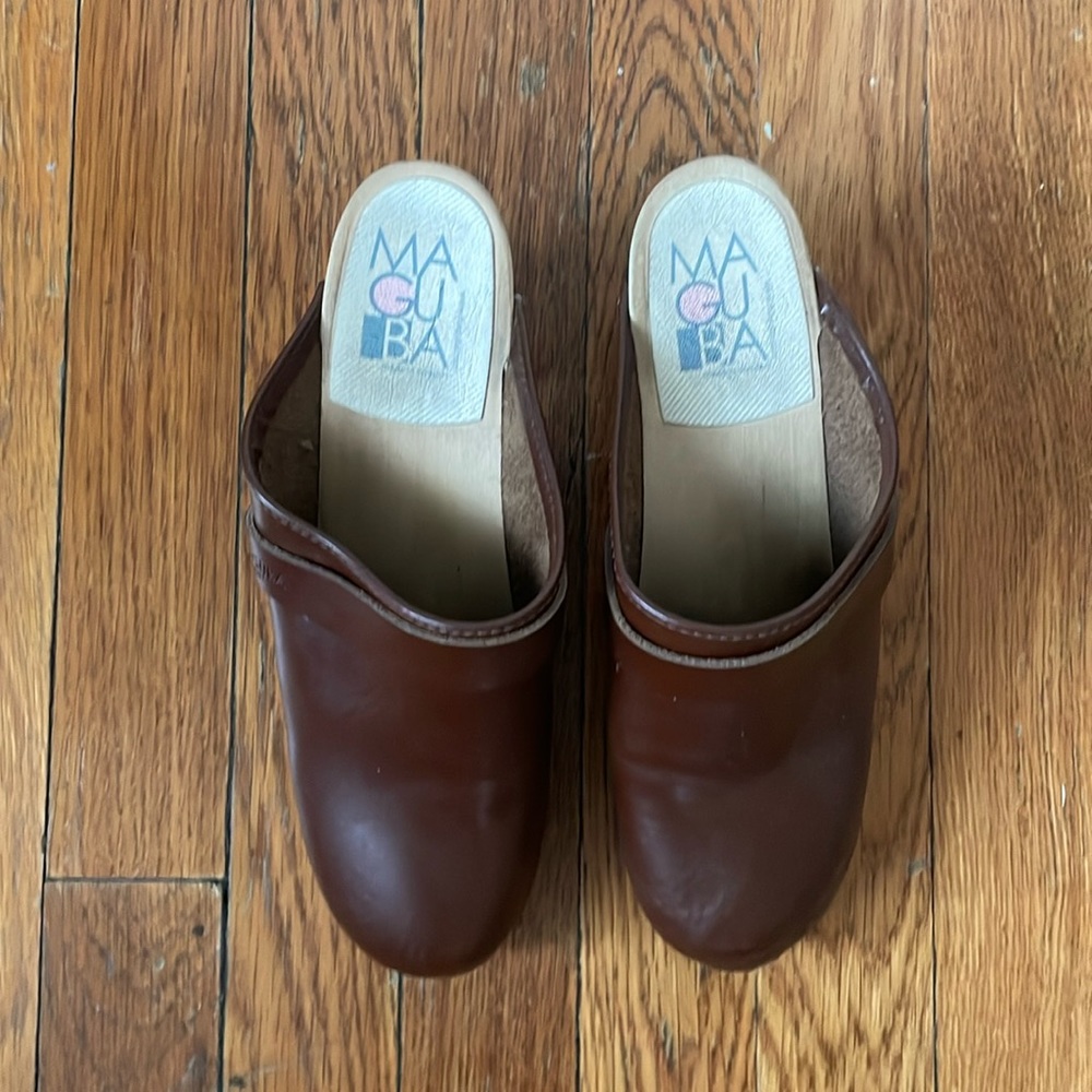 Maguba women’s brown leather clog, size 8 (38)